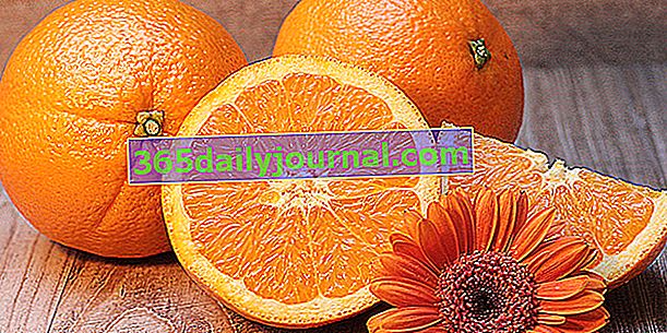 Pomarančový strom (Citrus sinensis), vianočné pomaranče