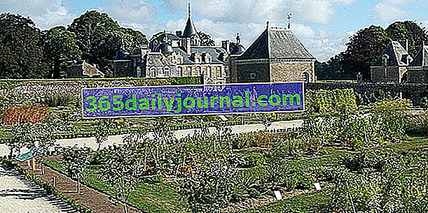 Zahrady a hrad La Bourbansais v Pleugueneuc (35)